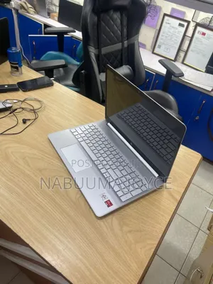 New Laptop HP Pavilion 15 8GB Intel Core i7 SSD 256GB