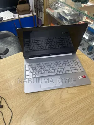 New Laptop HP Pavilion 15 8GB Intel Core i7 SSD 256GB