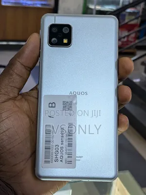 Photo - Sharp Aquos Sense 32 GB Silver