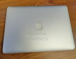 Laptop Apple MacBook Air 4GB Intel Core I5 SSD 128GB