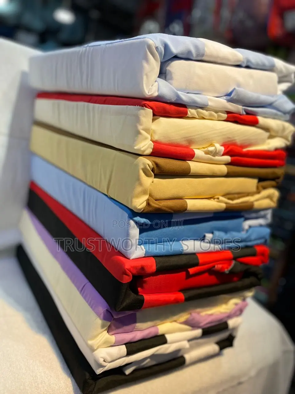 4pc Duvet Cover Set - 2 Pillowcases, 1 Bedsheet and 1 Duvet