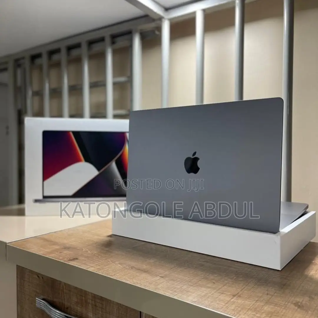 New Laptop Apple MacBook Pro 16GB Apple M1 Max SSD 1T