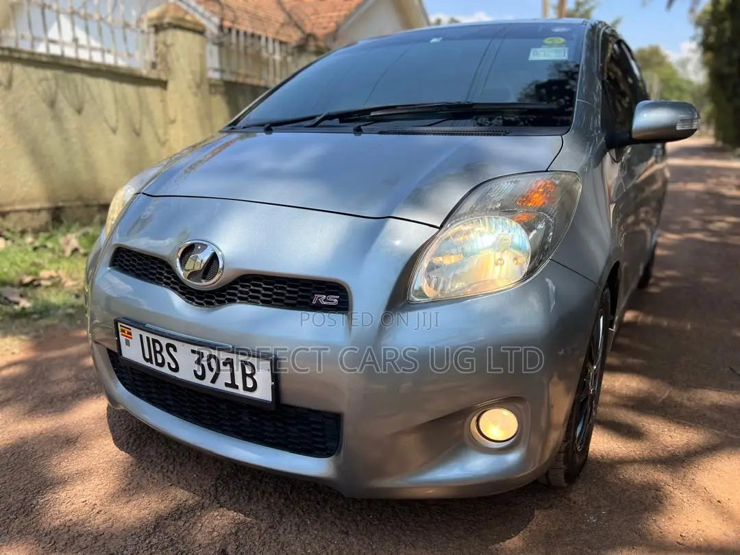Toyota Vitz 1.5 FWD 5dr 2009 Gray