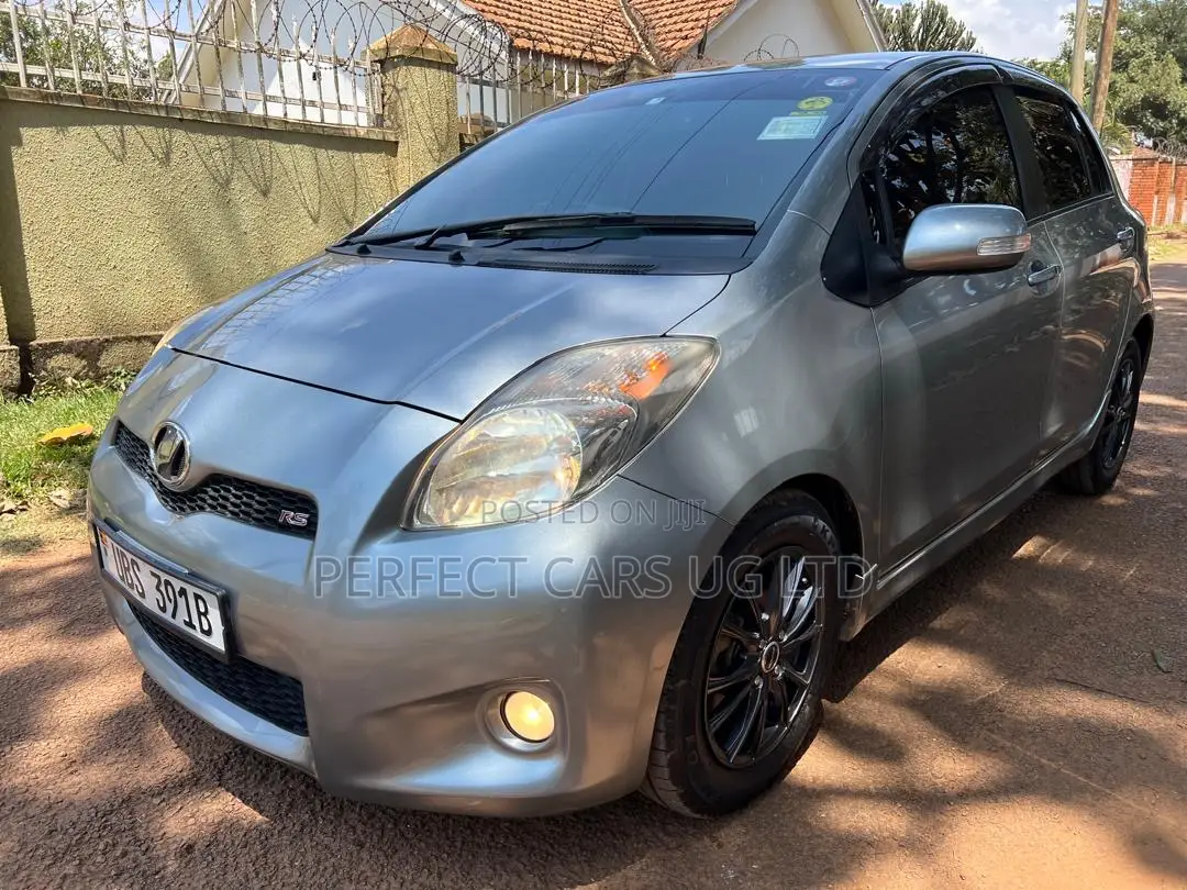 Toyota Vitz 1.5 FWD 5dr 2009 Gray