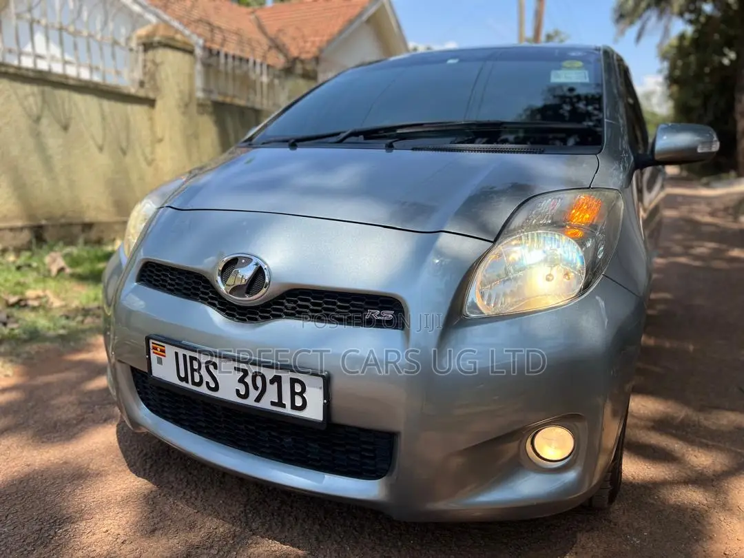 Toyota Vitz 1.5 FWD 5dr 2009 Gray