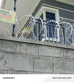 Electric Fence With Free Stands