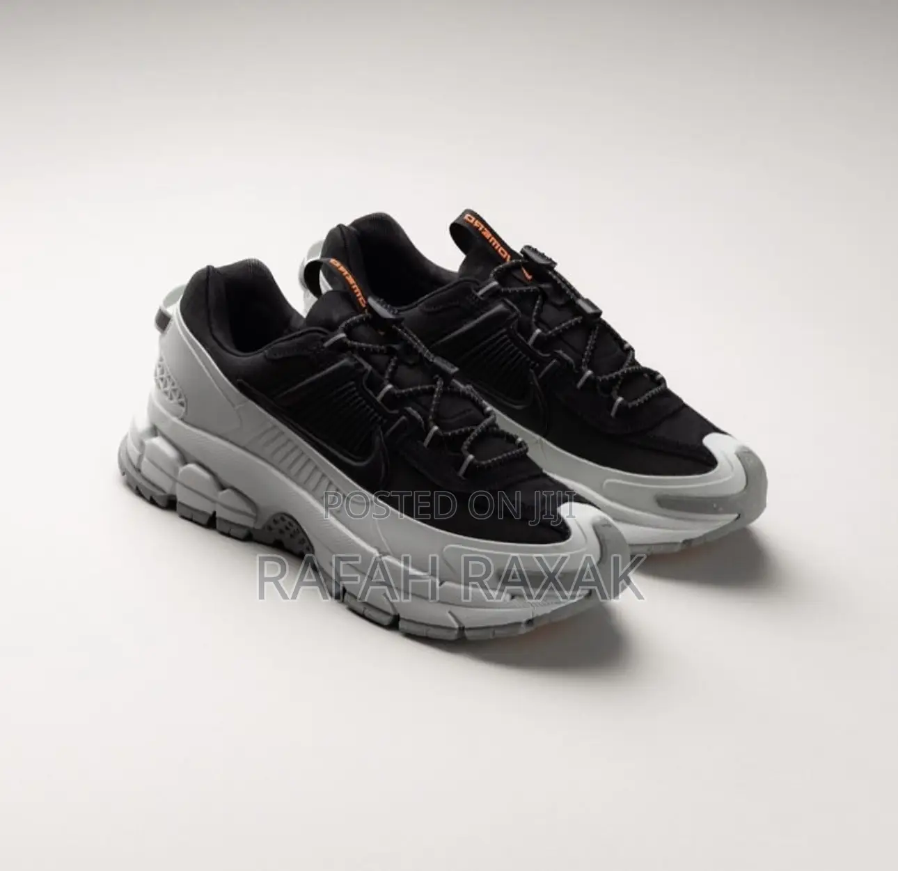 Original Nike Zoom Vomero 5 Roam Black Mint Sneaker