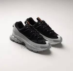 Original Nike Zoom Vomero 5 Roam Black Mint Sneaker