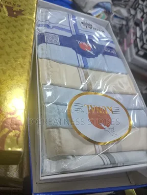 Handikerchiefs a Dozen.