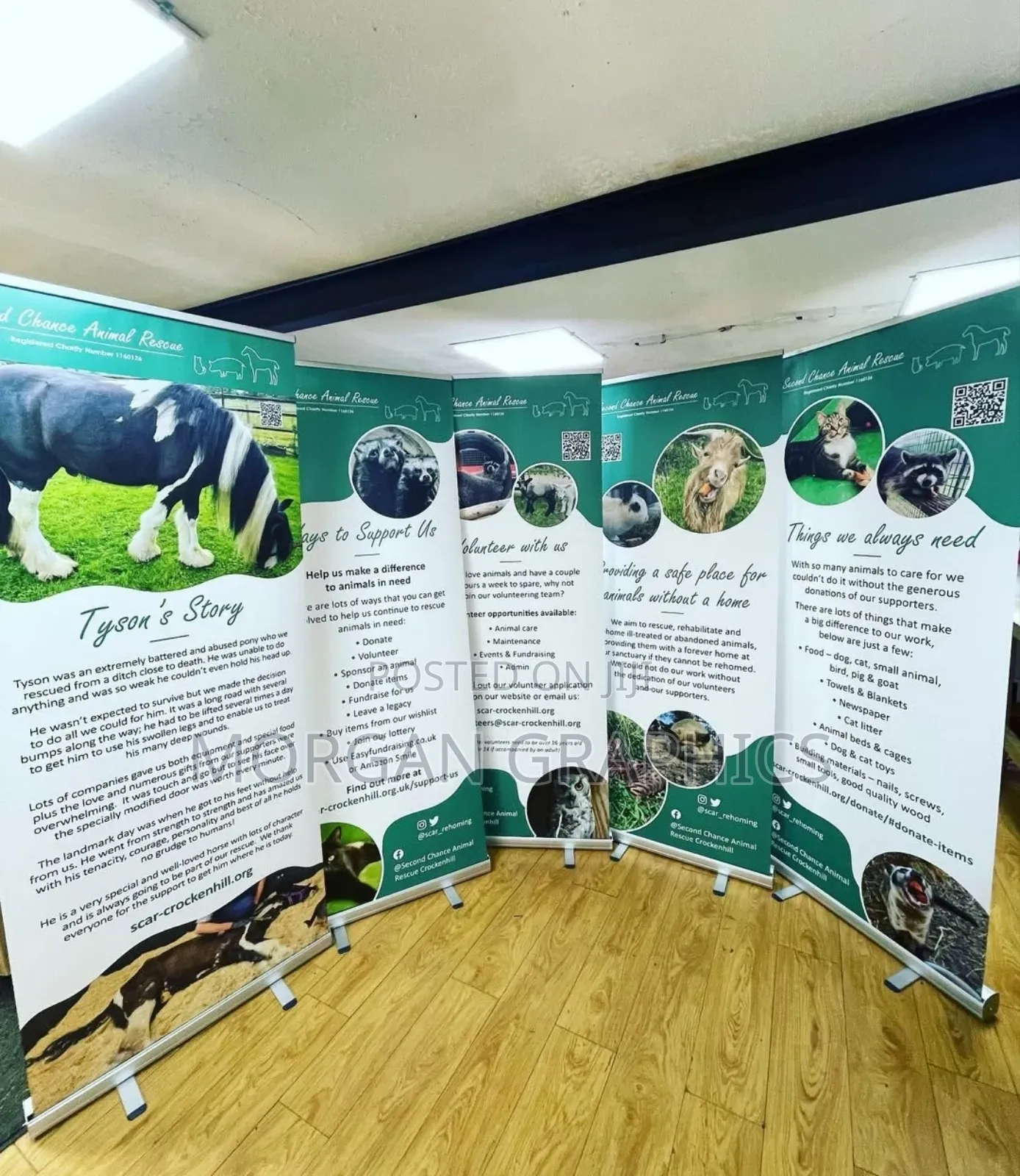 L Stand and Teardrop Banners