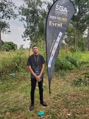 L Stand and Teardrop Banners
