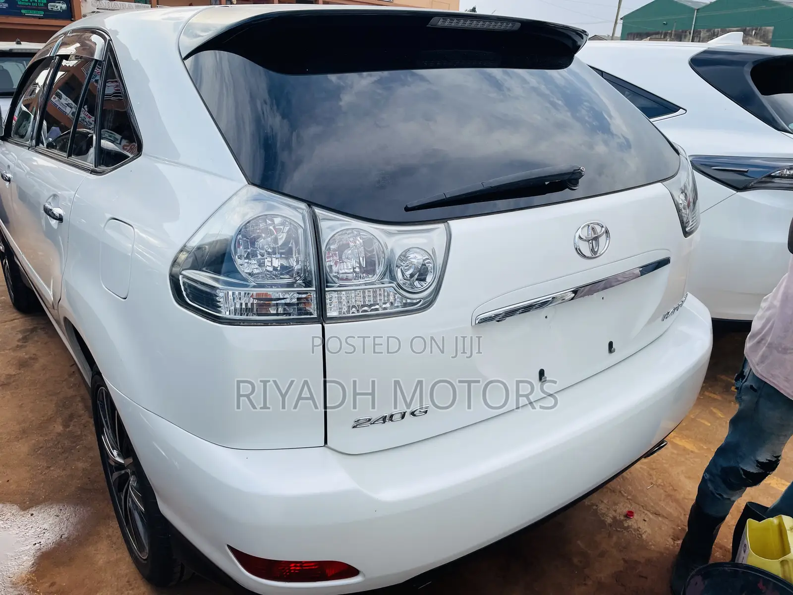 Toyota Harrier 2.4 2012 White