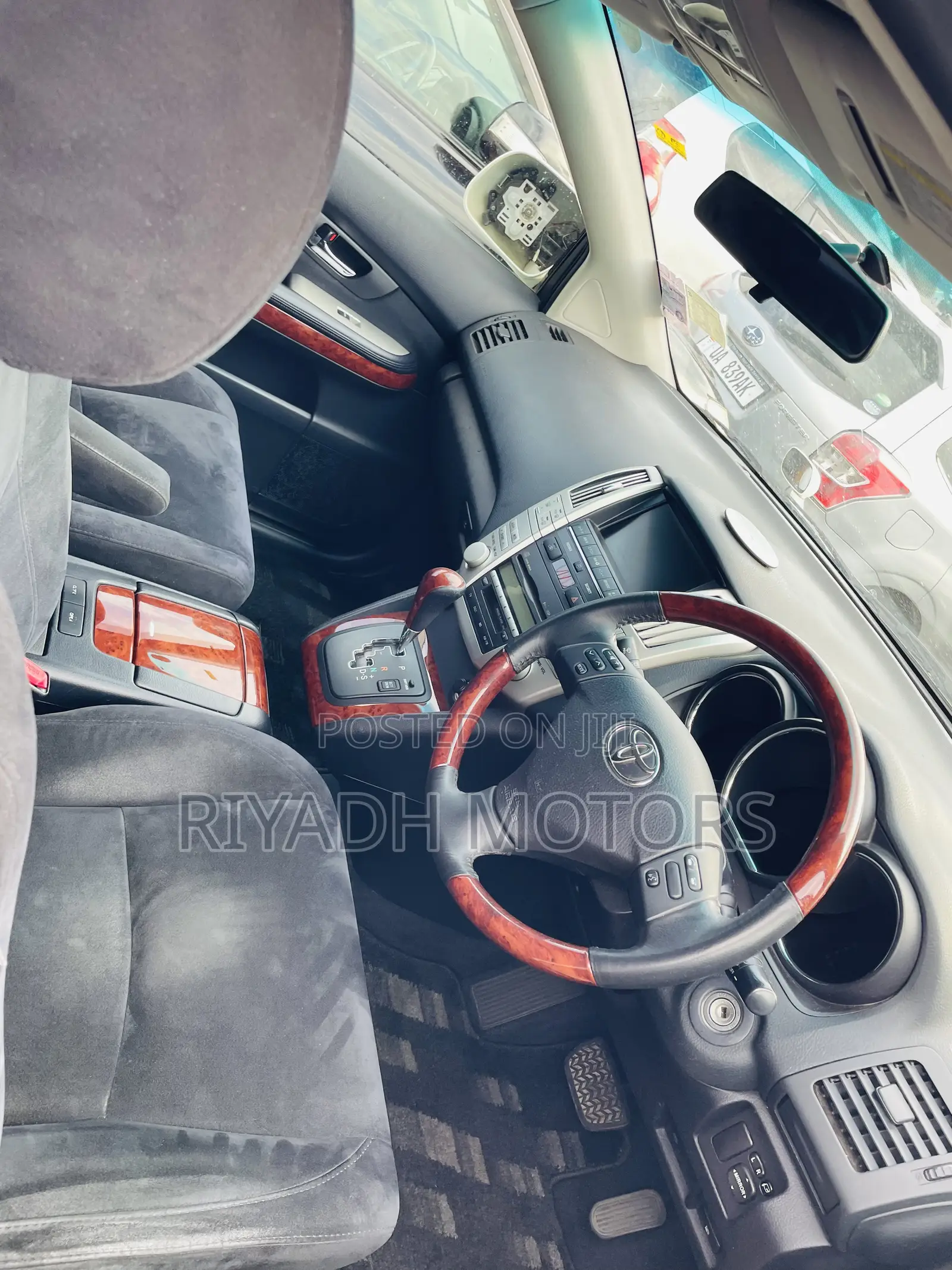 Toyota Harrier 2.4 2012 White