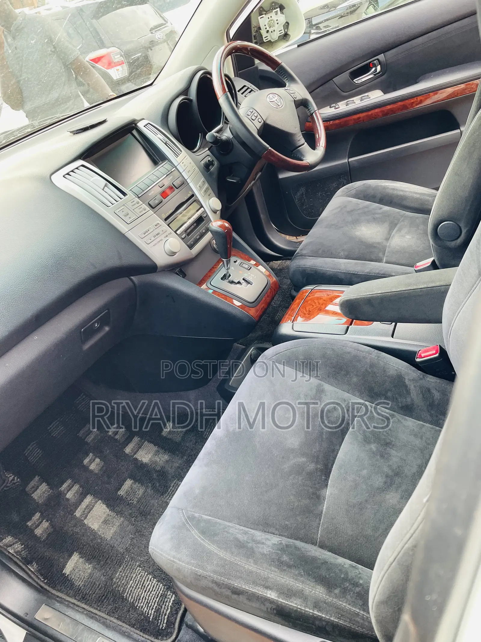 Toyota Harrier 2.4 2012 White