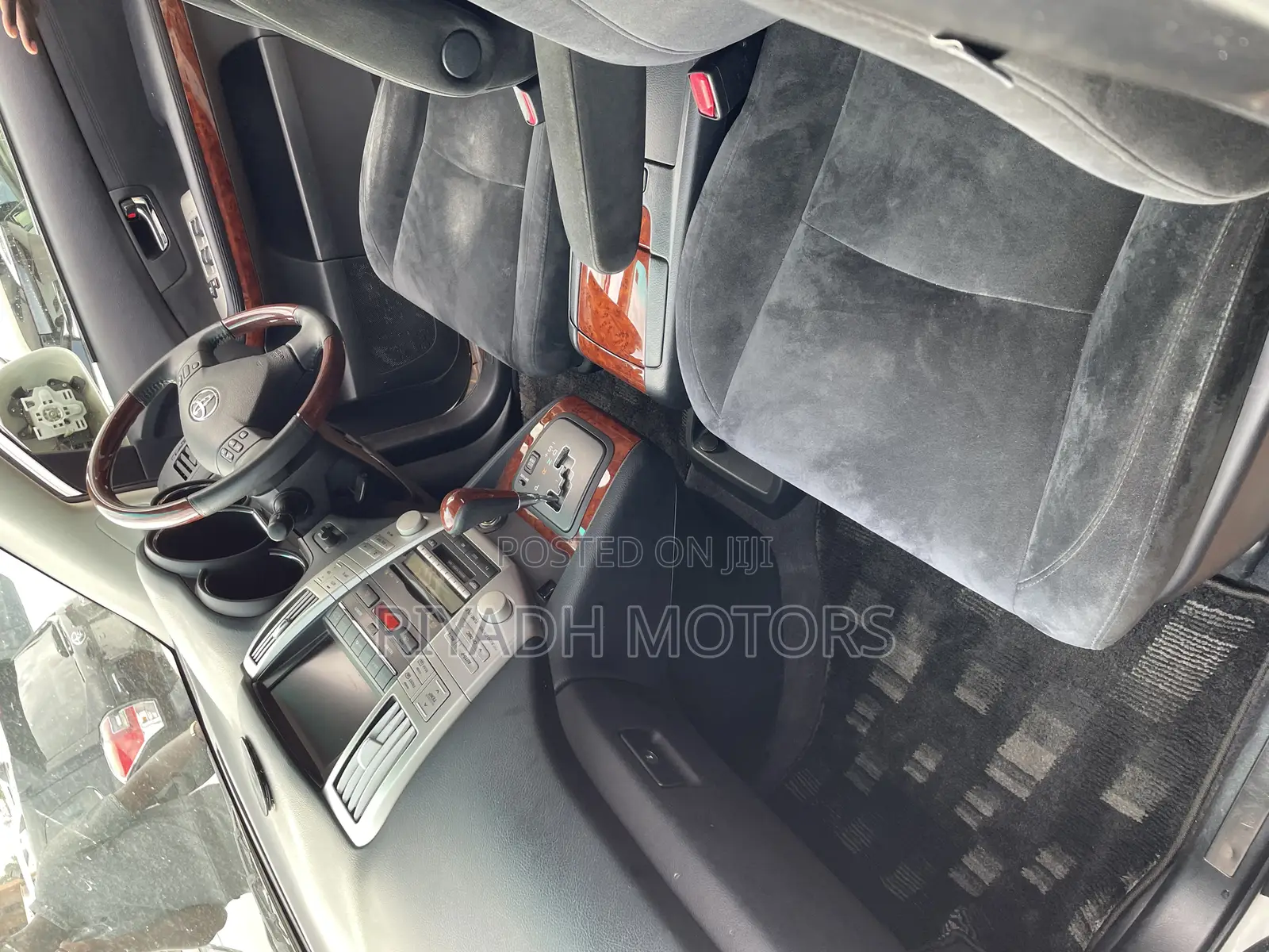 Toyota Harrier 2.4 2012 White