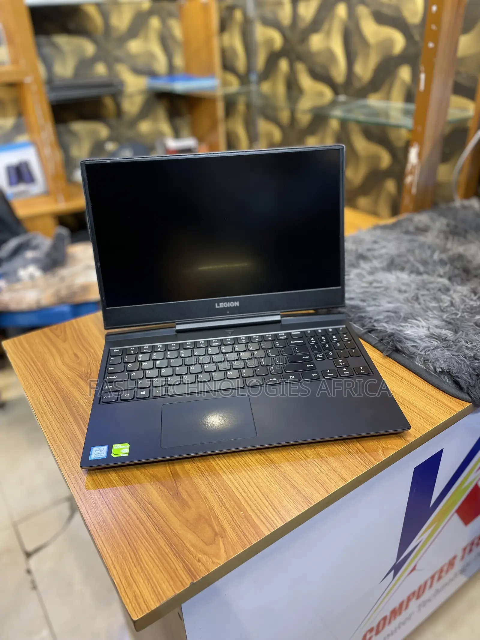 Laptop Lenovo Legion 7 16GB Intel Core I5 HDD+SSD 512GB