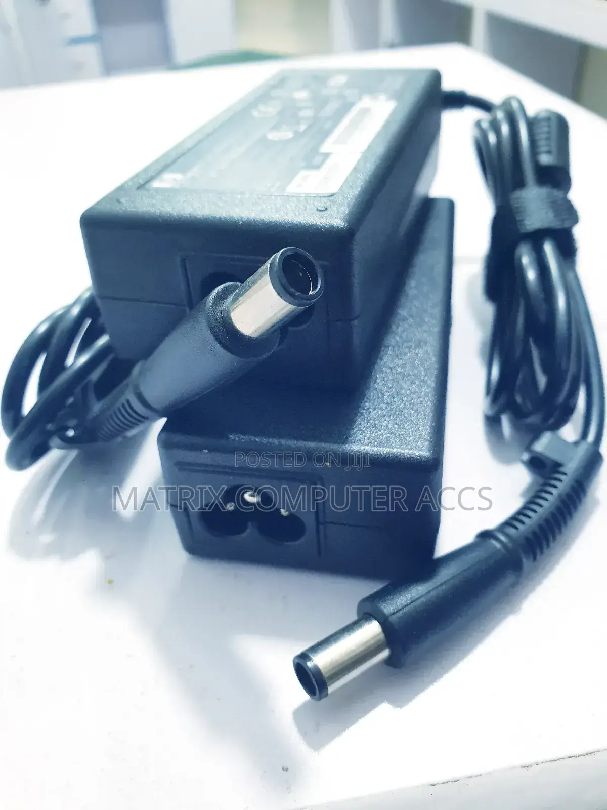 HP Charger Big Pin