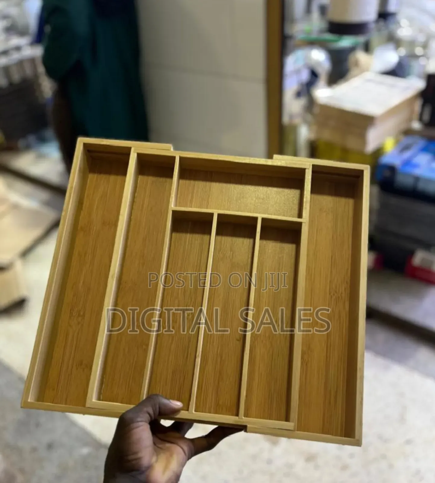Bamboo Cutlery Organizer
Ush