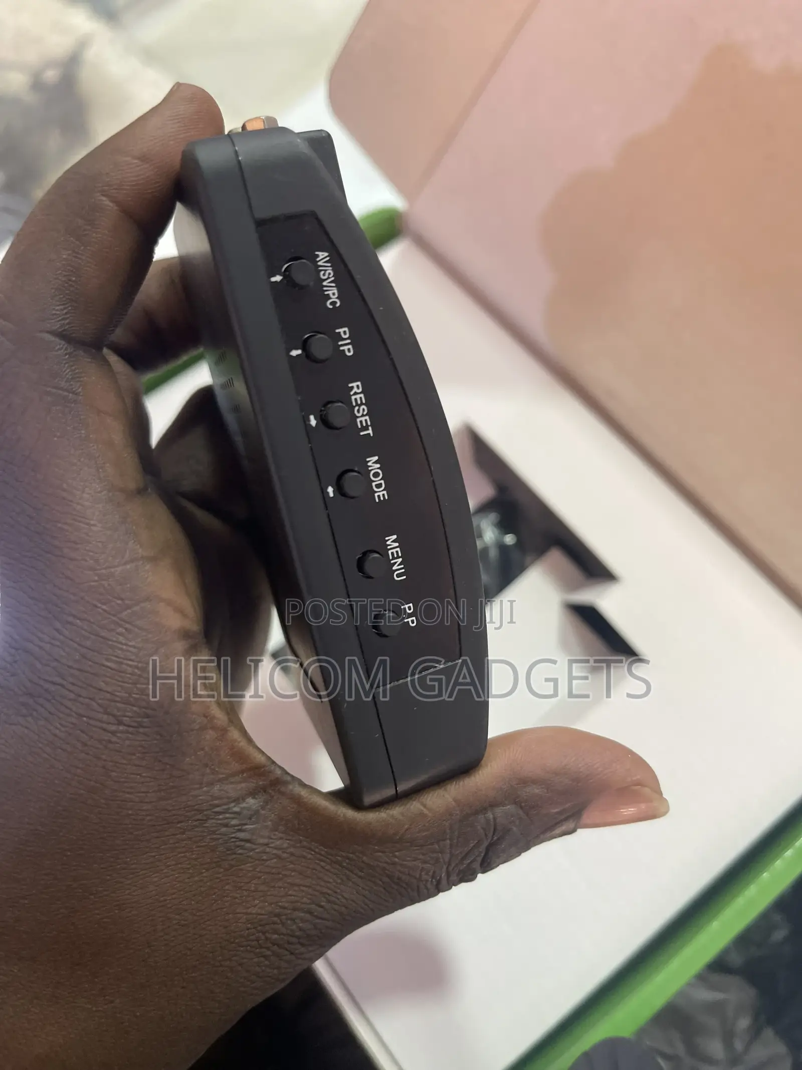 Banana (Rca) to VGA Converter
