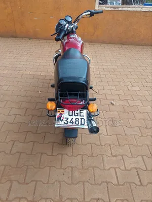 Bajaj Boxer 100 2024 Red