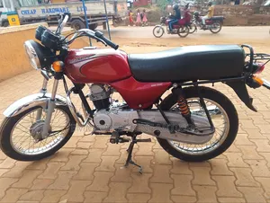 Bajaj Boxer 100 2024 Red