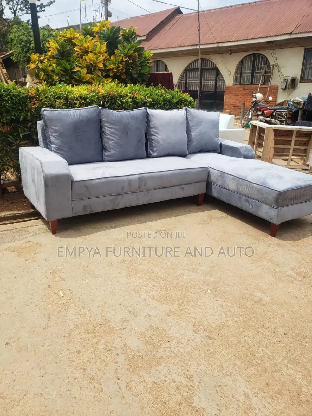 Gary Plain Sofa Jj