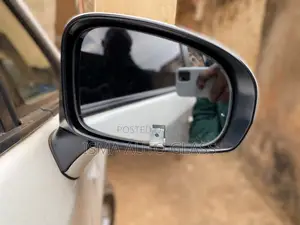 Wish 2003-2008 Side Mirror Plate