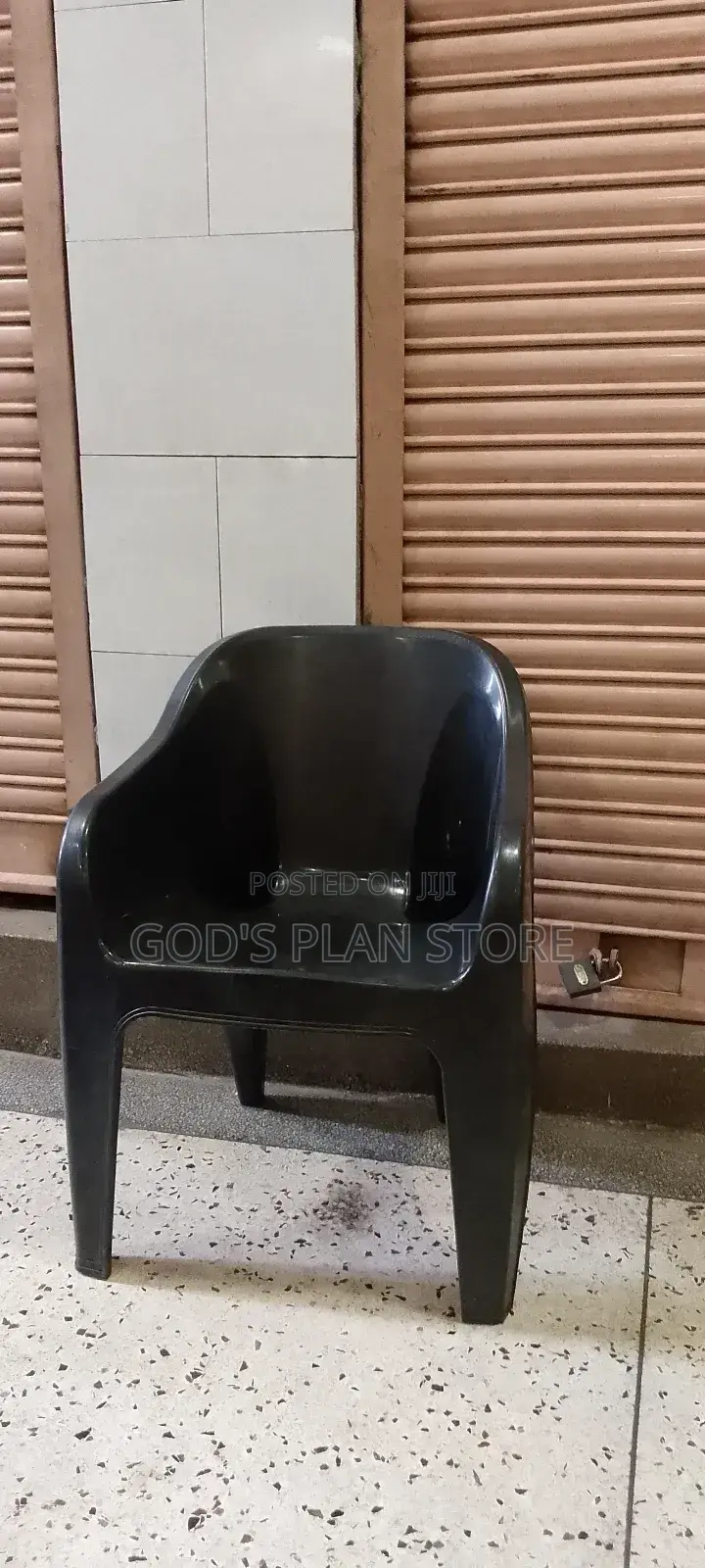 Luxury Plastic Sofa Chair(Black)