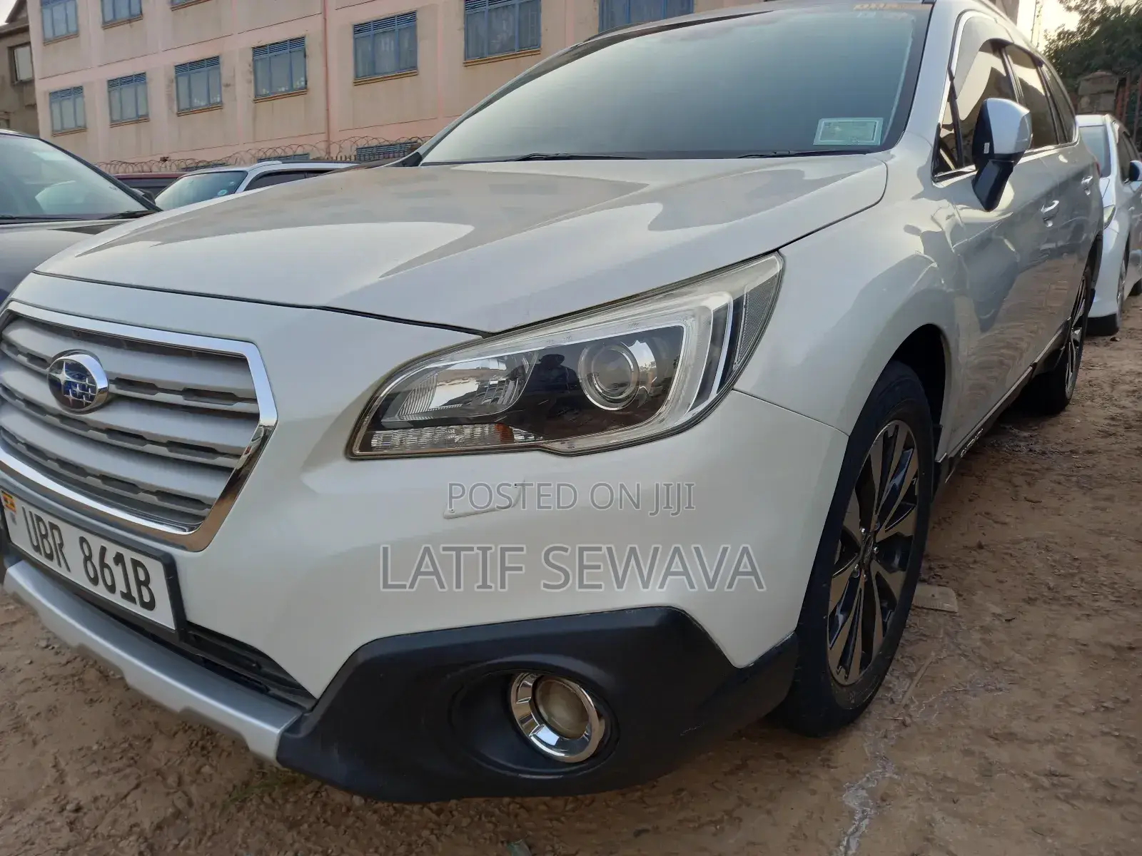 Subaru Outback 2.5i Premium AWD 2017 White