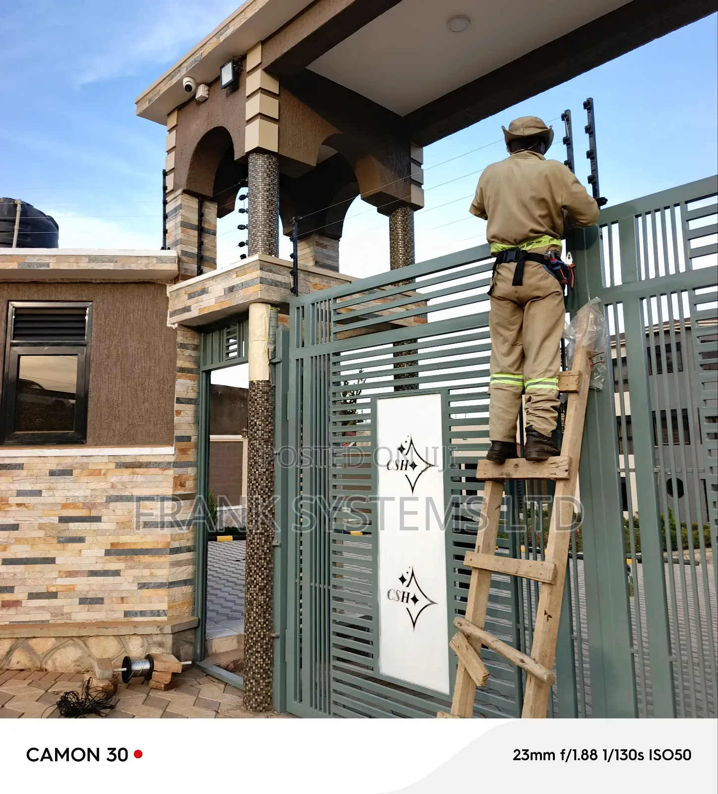 Electric Fence With Voltage