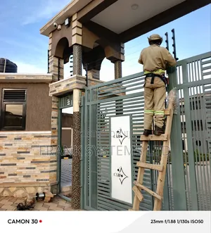 Electric Fence With Voltage