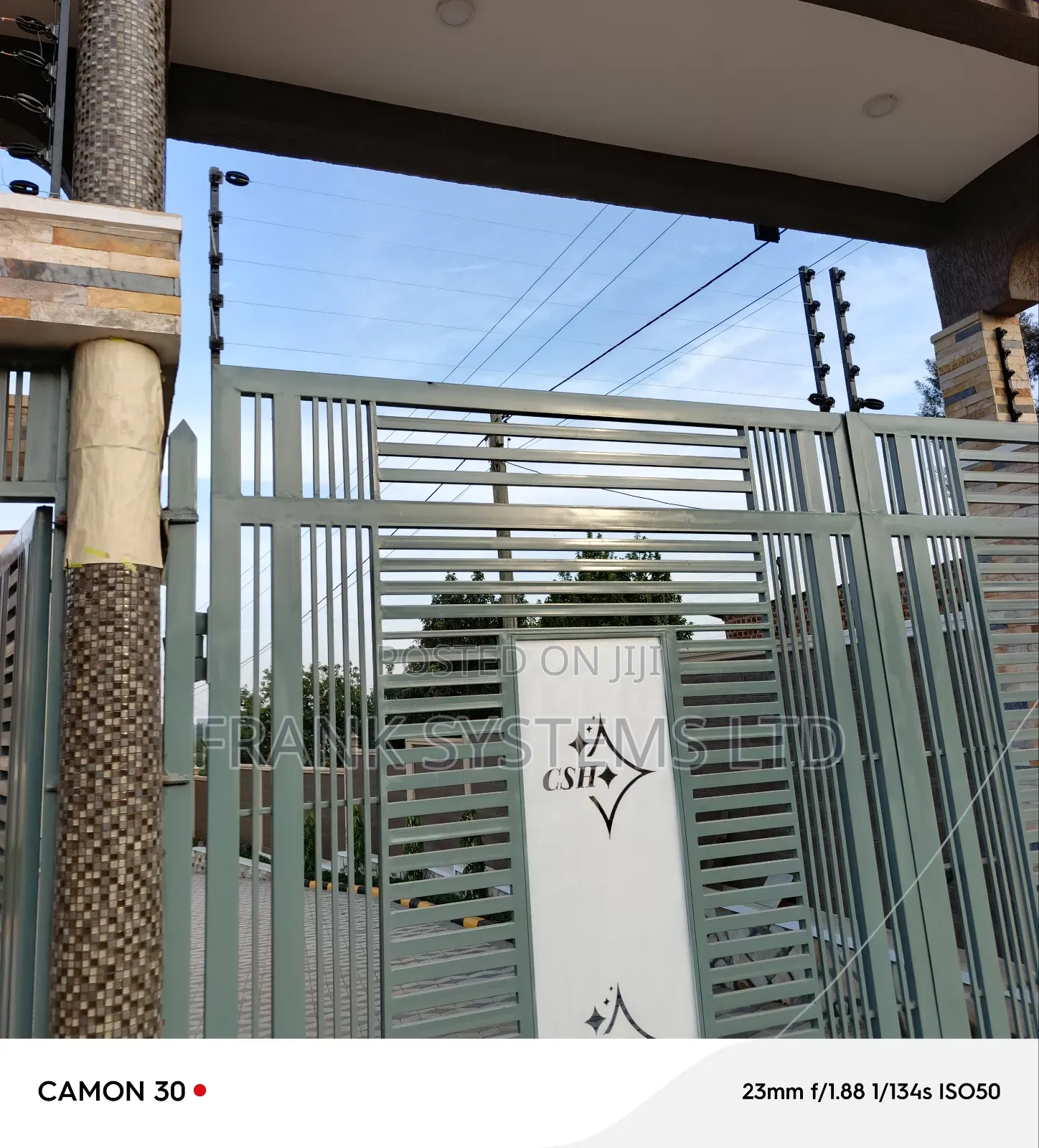 Electric Fence With Voltage