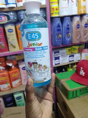 Photo - E45 Foaming Bath Milk