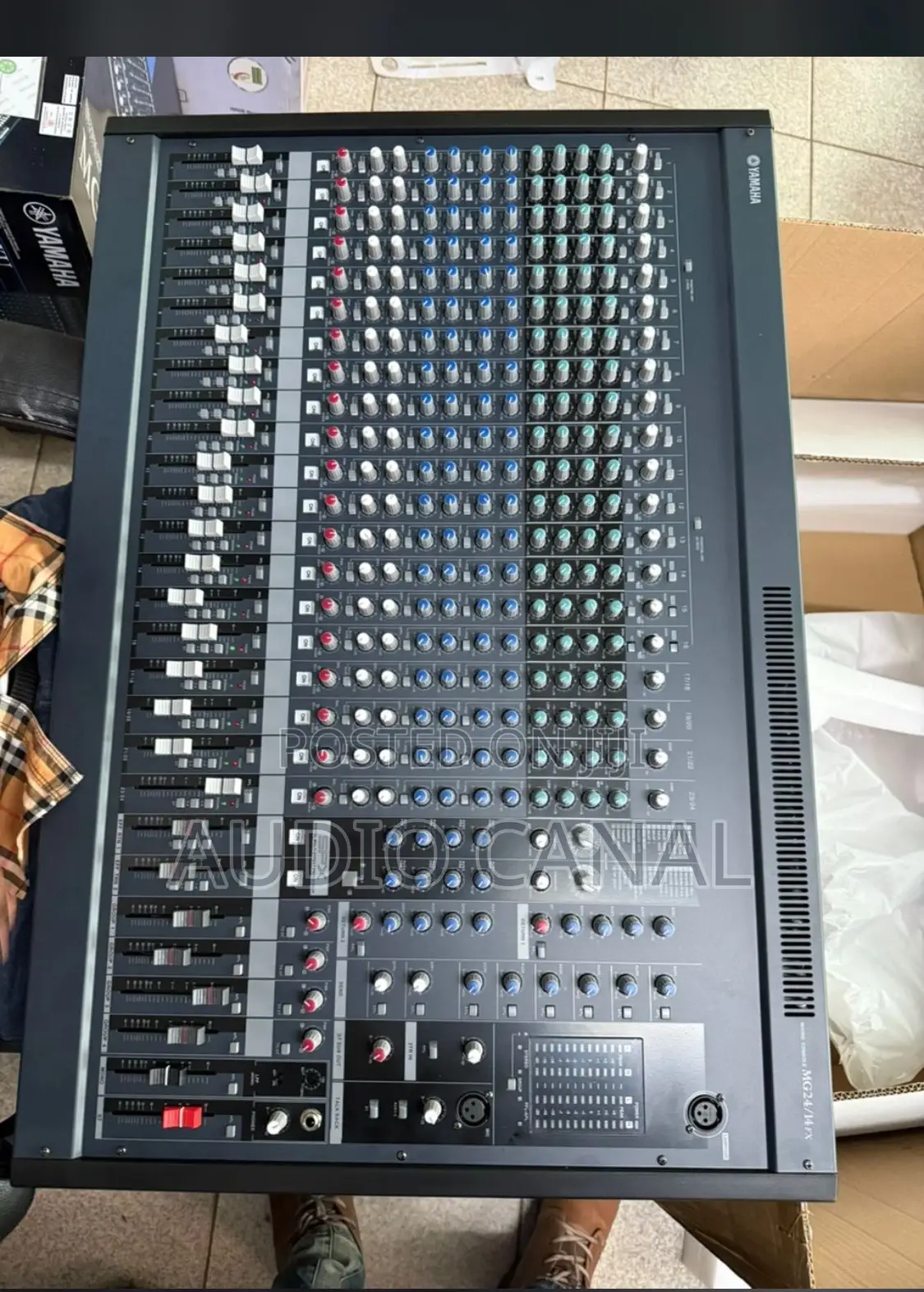 Yamaha MG24 Live Mixer