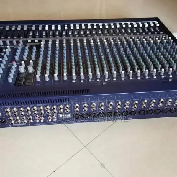 Yamaha MG24 Live Mixer