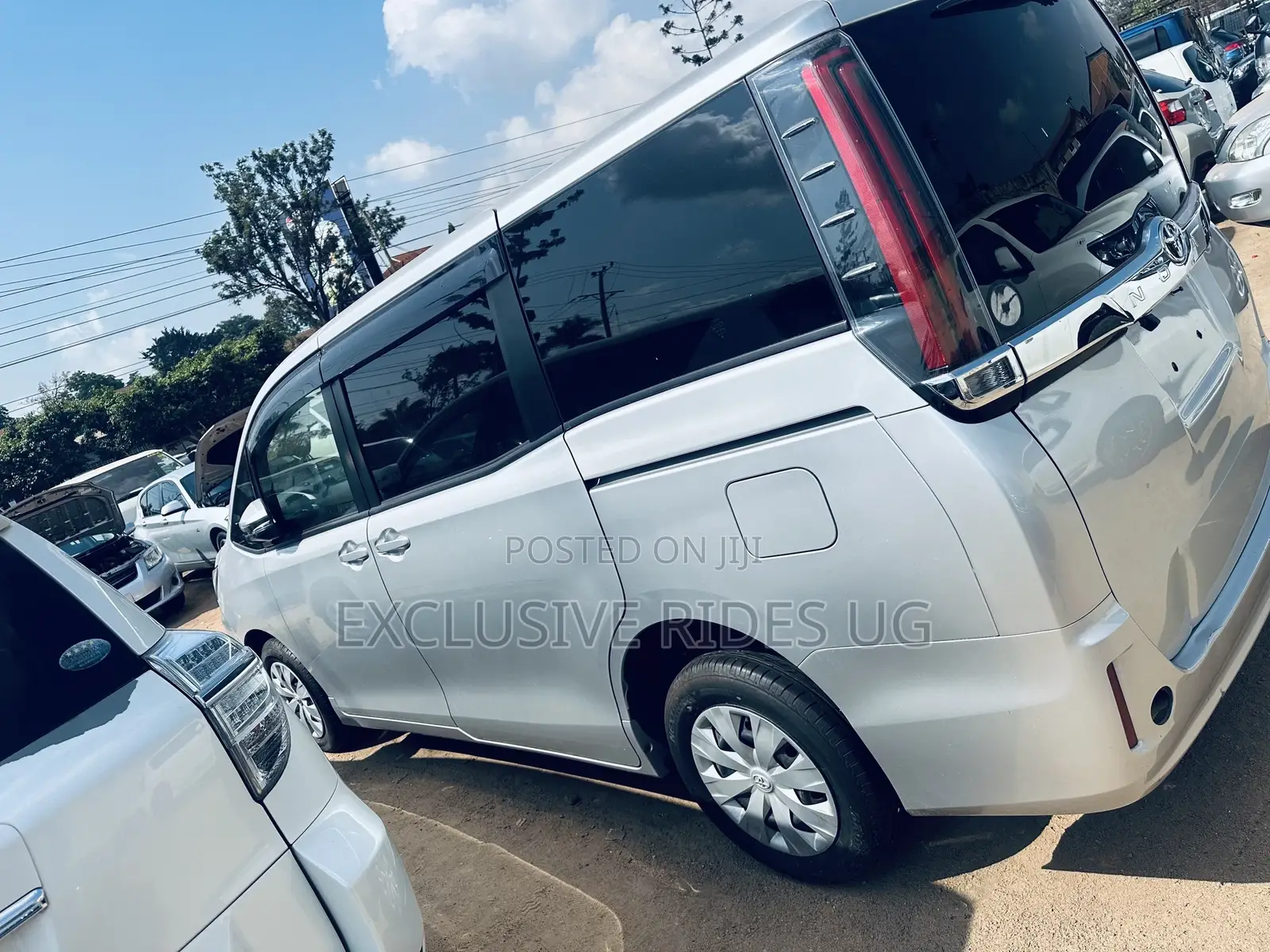 Toyota Noah 2.0 FWD (7 Seater) 2018 Silver