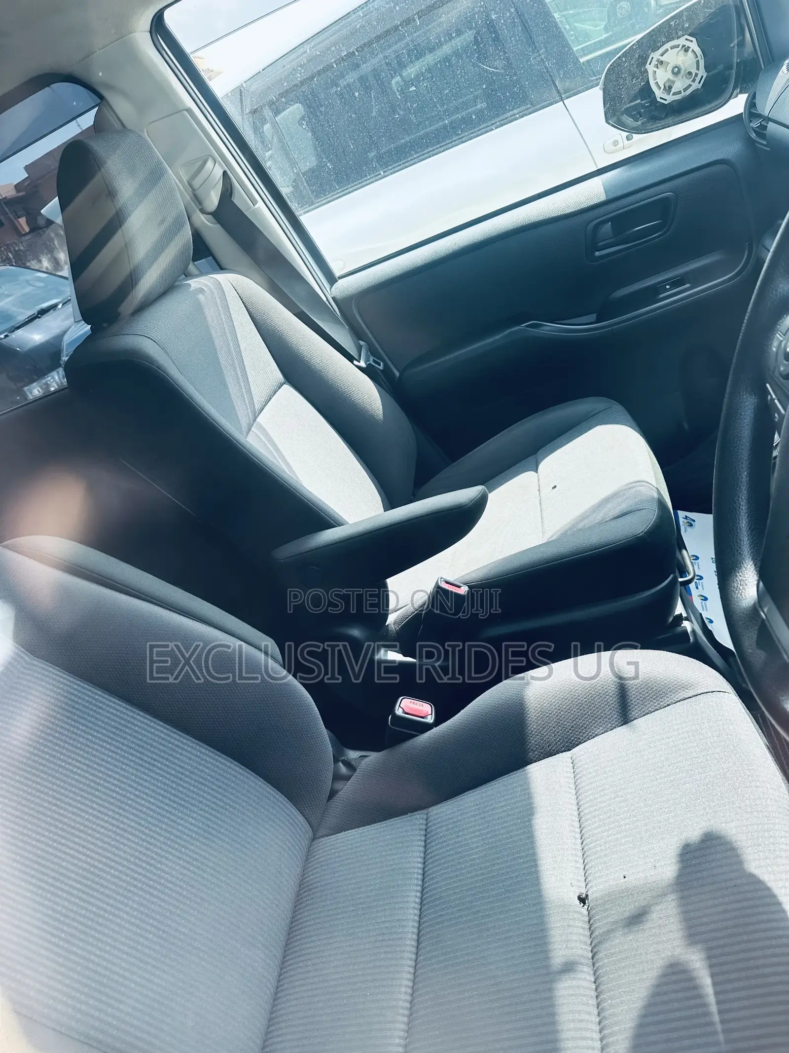 Toyota Noah 2.0 FWD (7 Seater) 2018 Silver