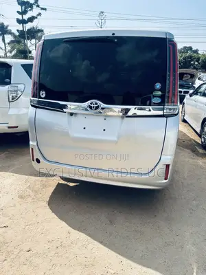 Toyota Noah 2.0 FWD (7 Seater) 2018 Silver