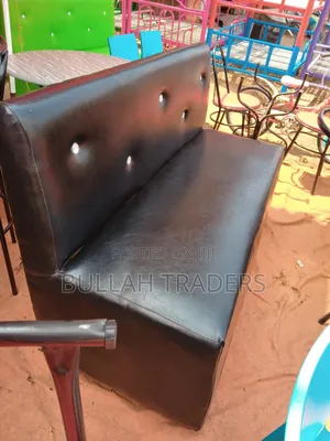 Photo - Saloon Waiting Chairs 3 Seater