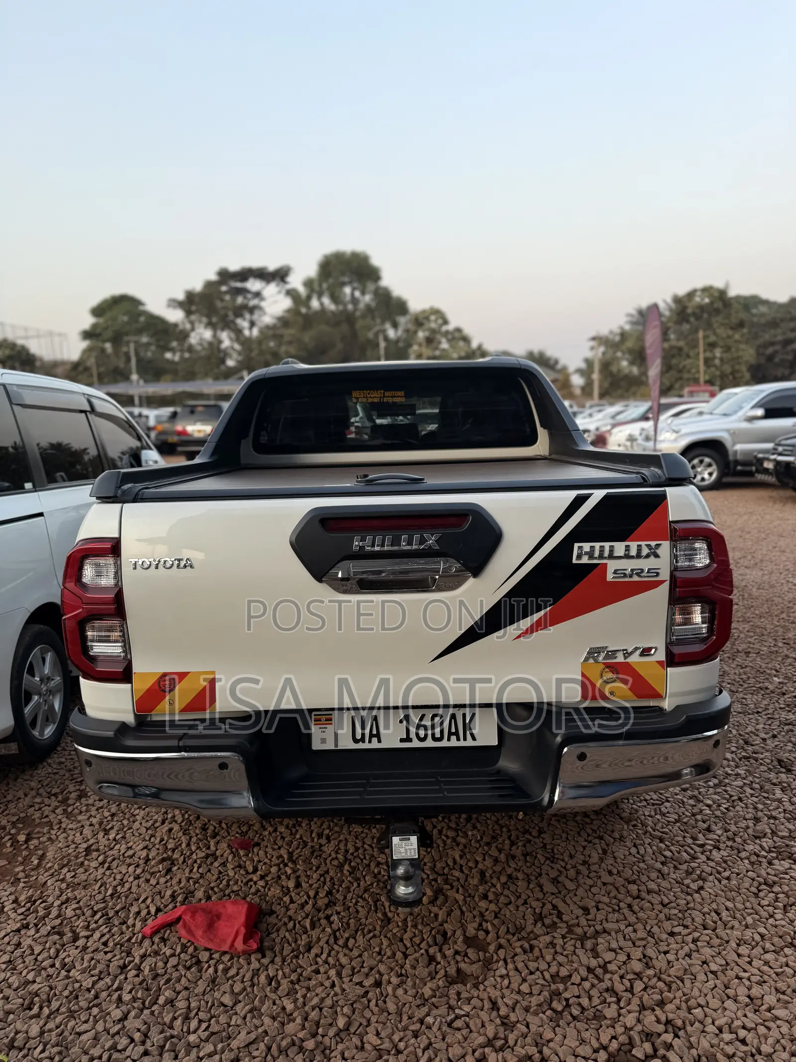 Toyota Hilux 2022 White