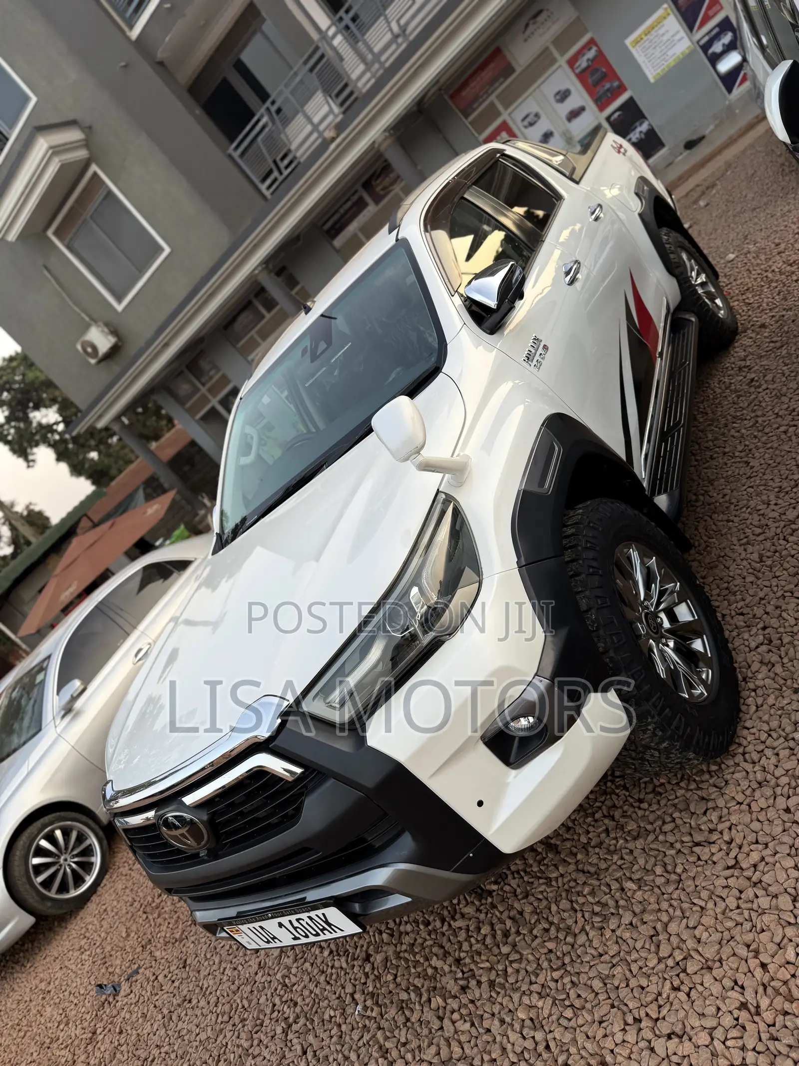 Toyota Hilux 2022 White