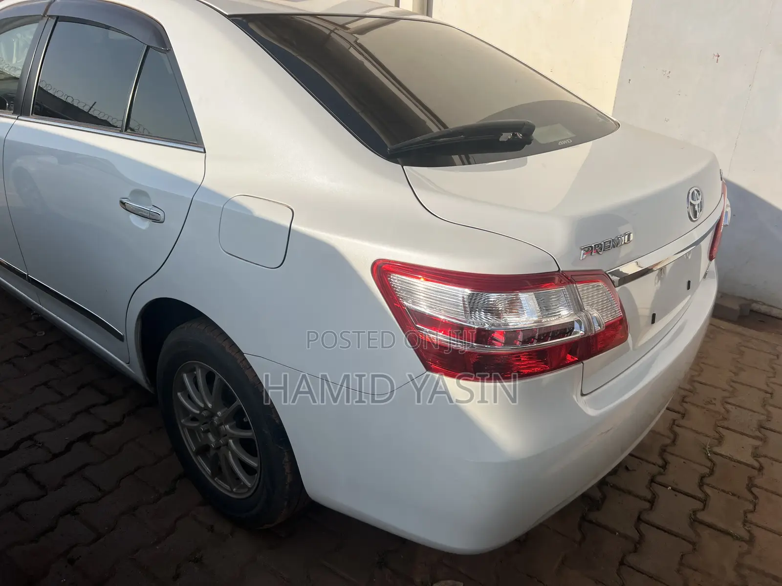 Toyota Premio 2011 White