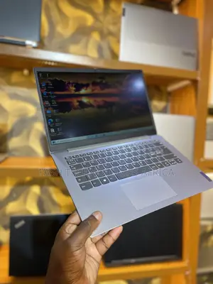 Laptop Lenovo IdeaPad 1 4GB AMD A8 SSD 256GB