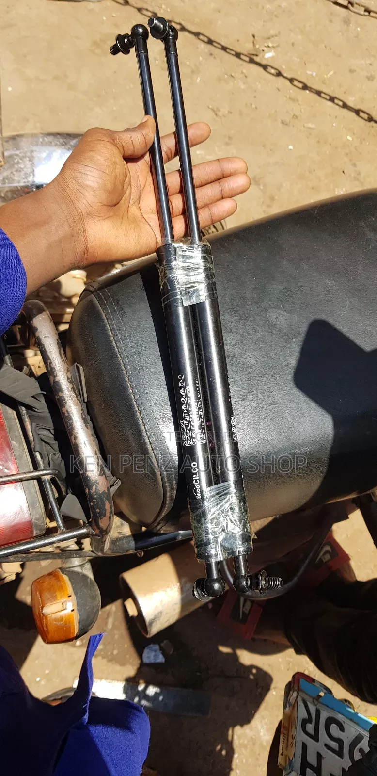 Shock Boot for Landcruiser Fj100 Bonnet