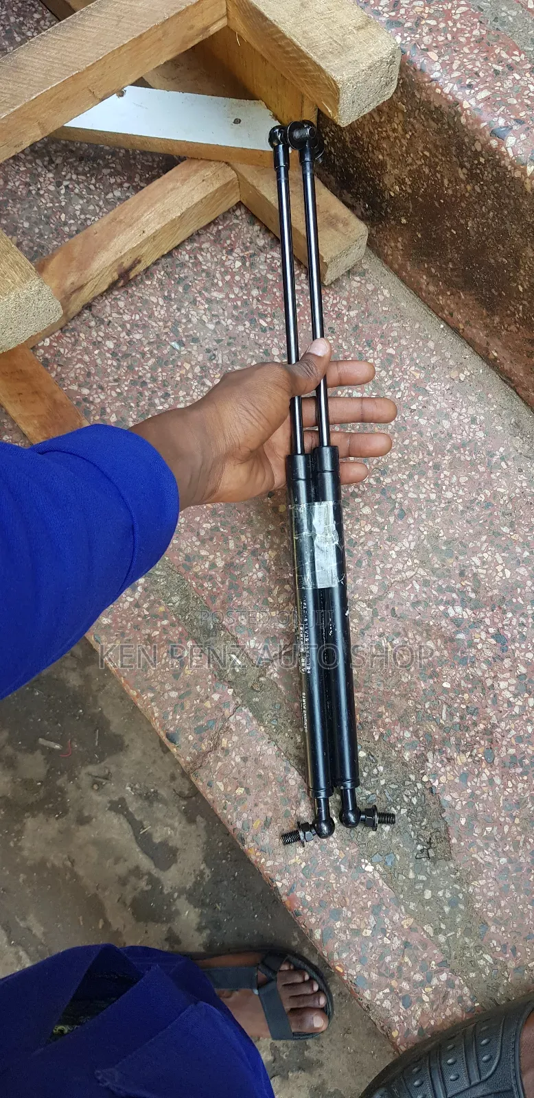 Shock Boot for Landcruiser Fj100 Bonnet