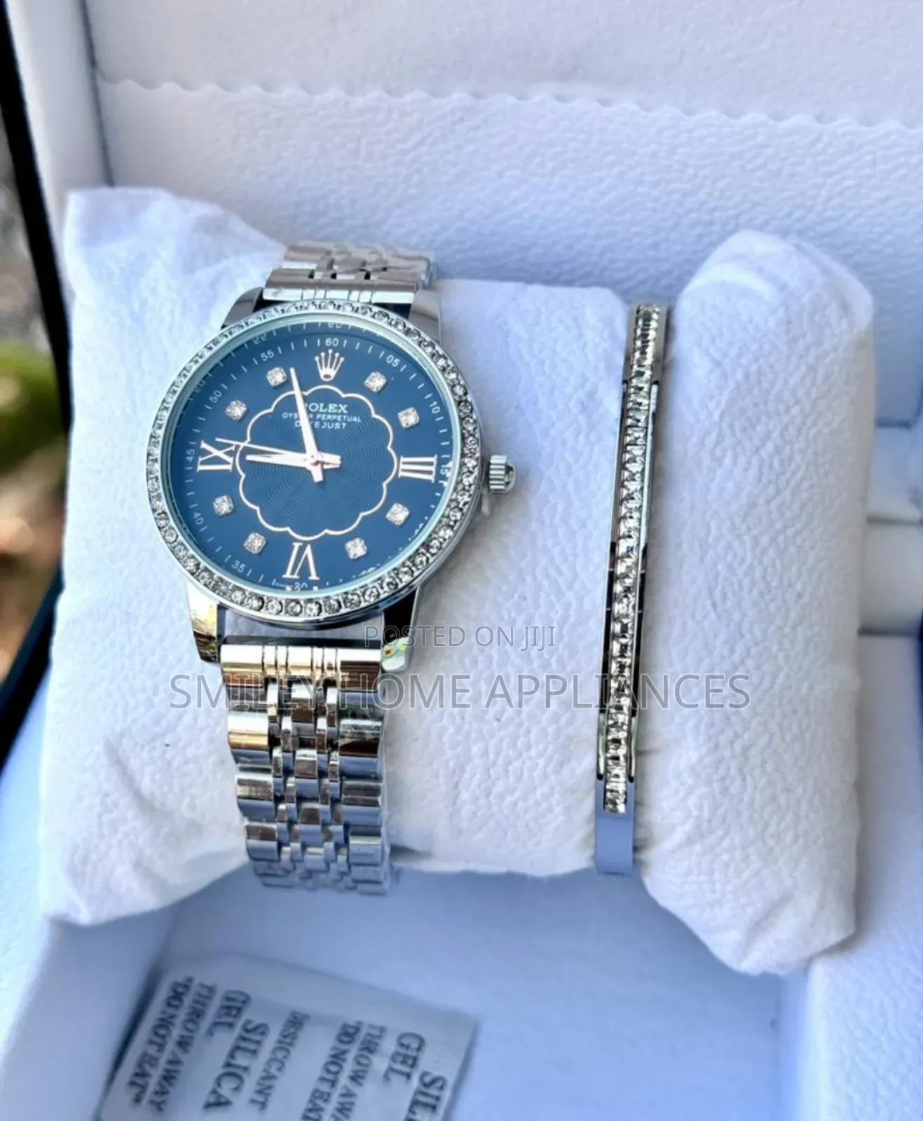 Rolex Ladie's Analog Wrist Watch With a Bracelet Silver