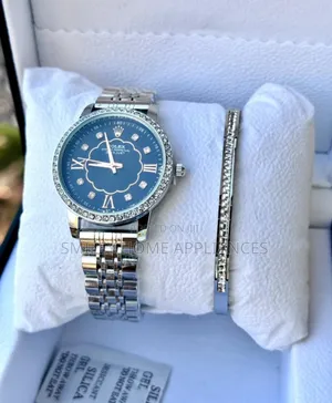 Rolex Ladie's Analog Wrist Watch With a Bracelet Silver