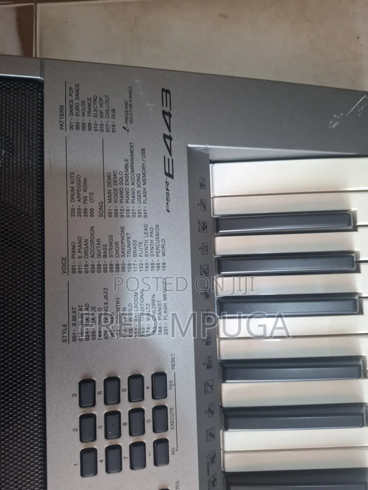 Keyboard PSR E443
