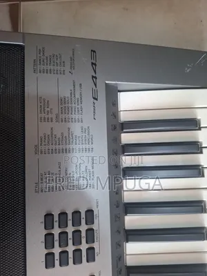 Keyboard PSR E443