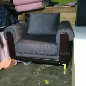 TRWL Sofa Single
